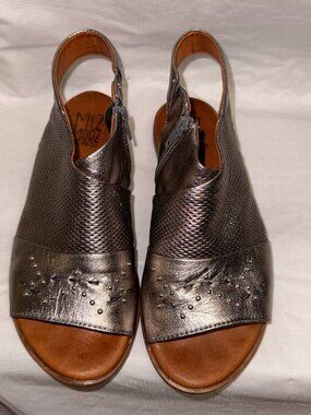 Miz Mooz Darcie Pewter Metallic Perforated Leather Sandals Size 36